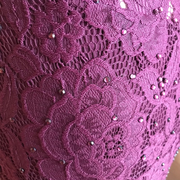 Betsy & Adam - Long formal dress Burgundy color, size 2 Women’s - Picture 8 of 16